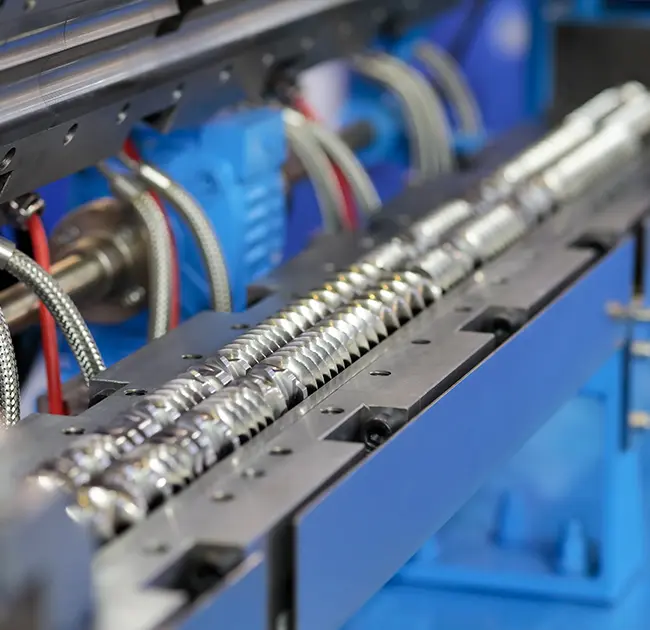 O processo de trabalho e as precauções de operação do granulador de espuma de parafuso duplo